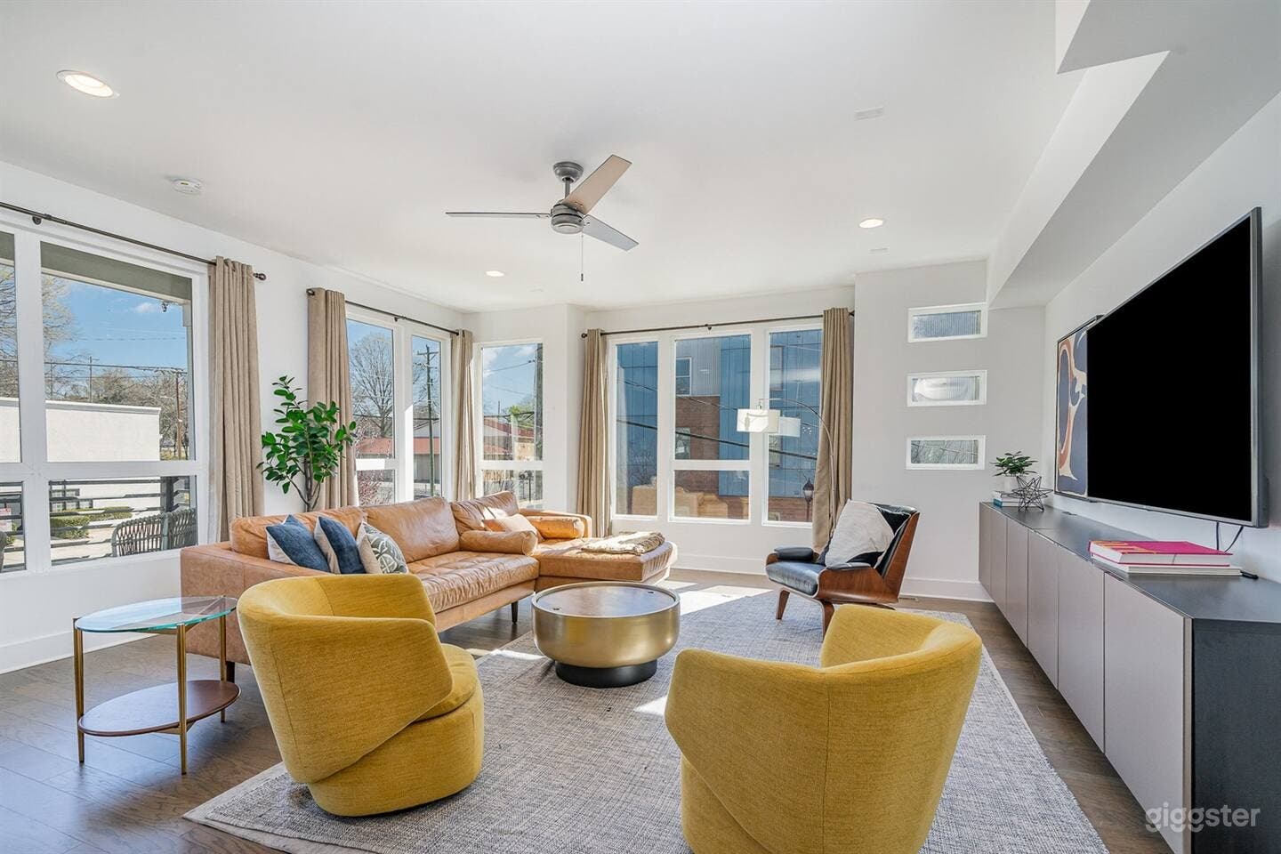 Madmen Loft w/ Uptown Rooftop Views Photo 2