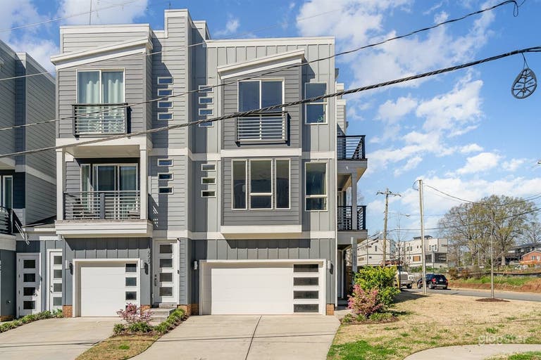  Madmen Loft w/ Uptown Rooftop Views 