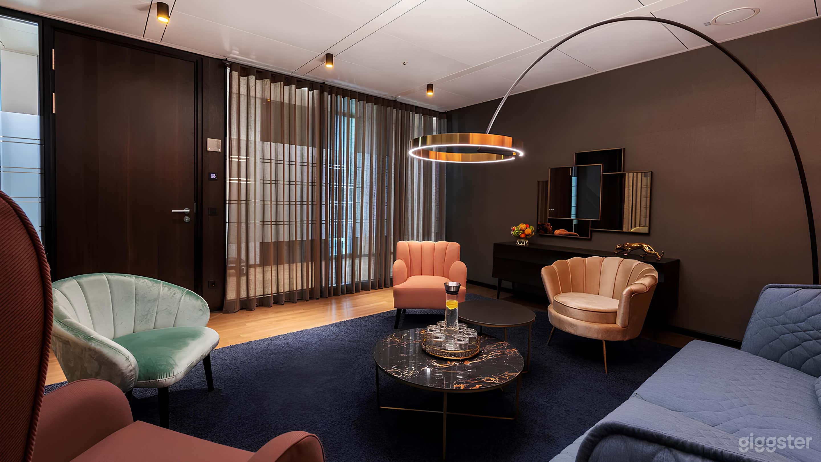 Georg von Opel - Private Lounge Photo 1