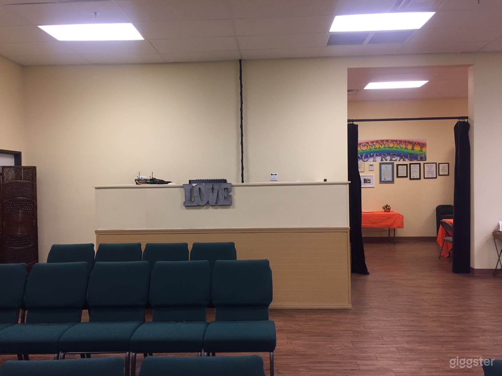 Easily Accessible Space in Northwest Vegas Photo 2