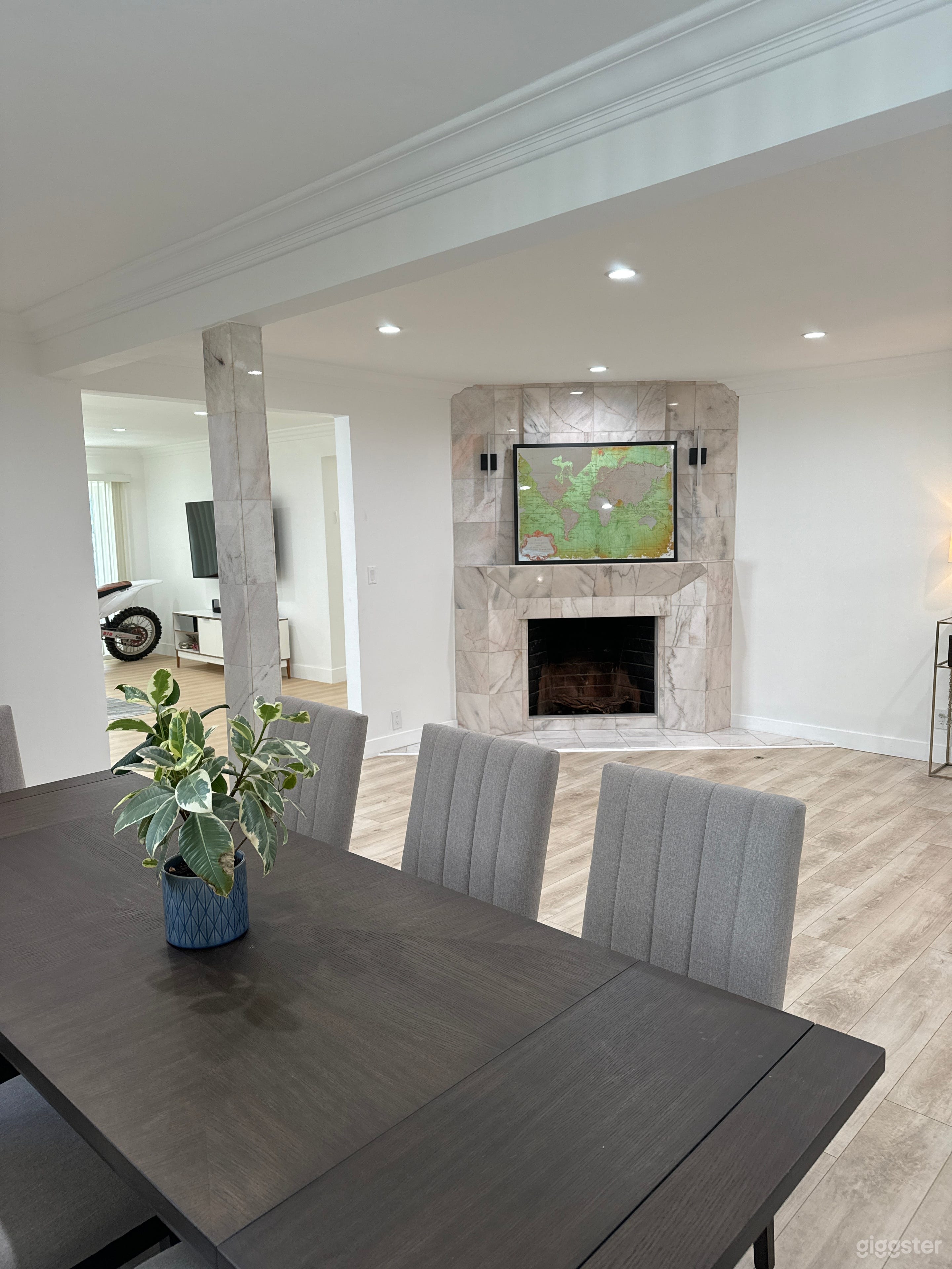 North Hollywood 2 Story House Photo 4