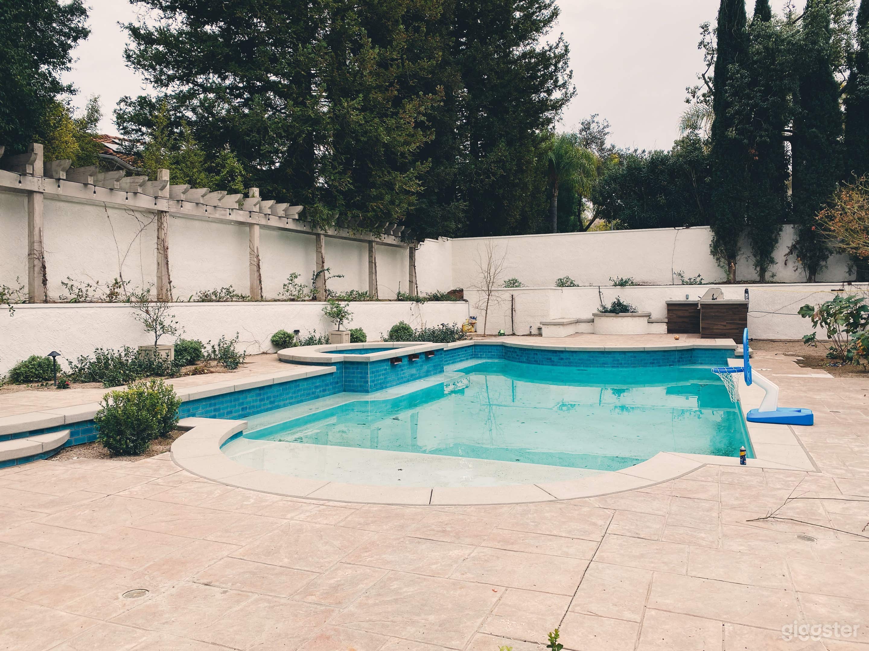 Gem of Thousand Oaks  Photo 1