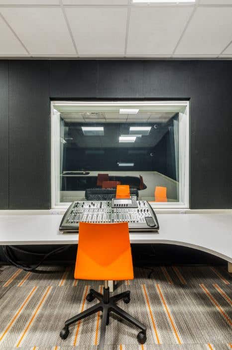  Studio d'enregistrement de la bibliothèque à la succursale River Center 