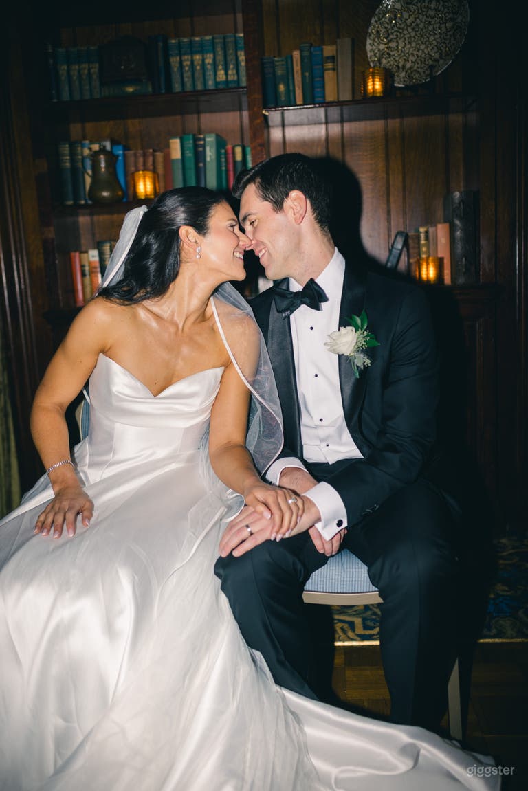  Classic Wedding Venue in Boston with Elegant Interiors 