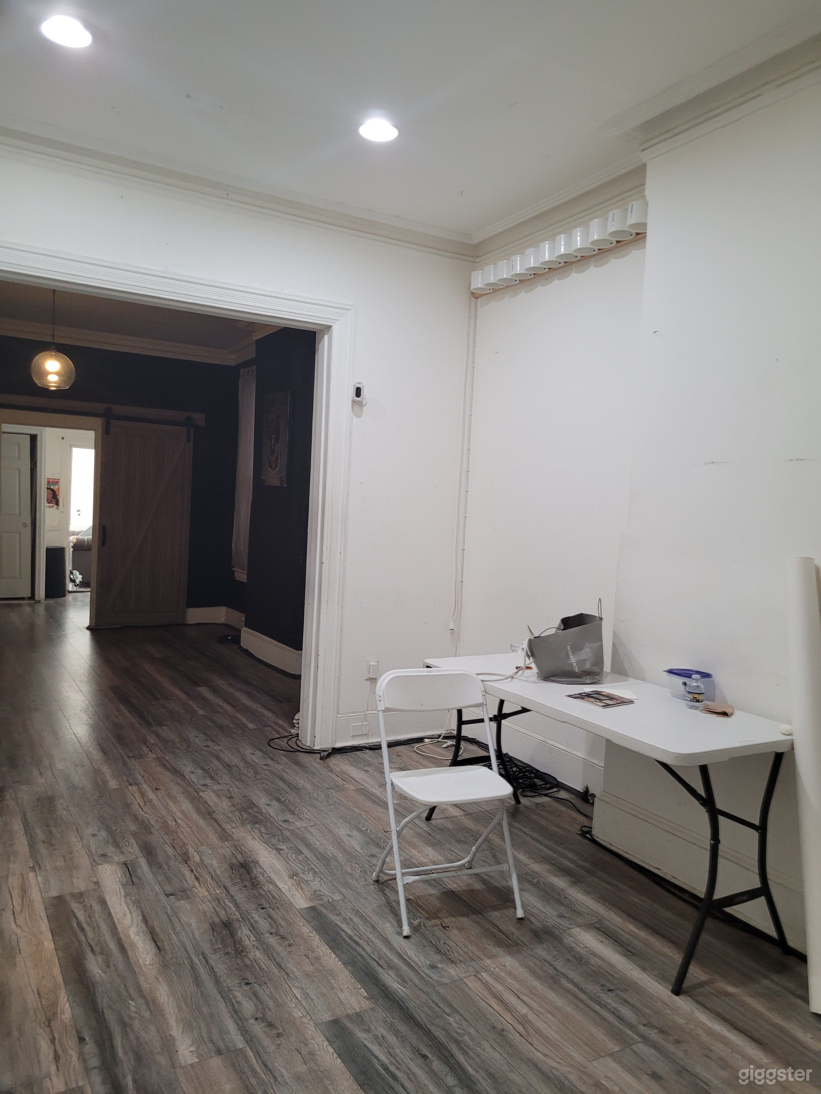 Main Studio for smaller shots with desk