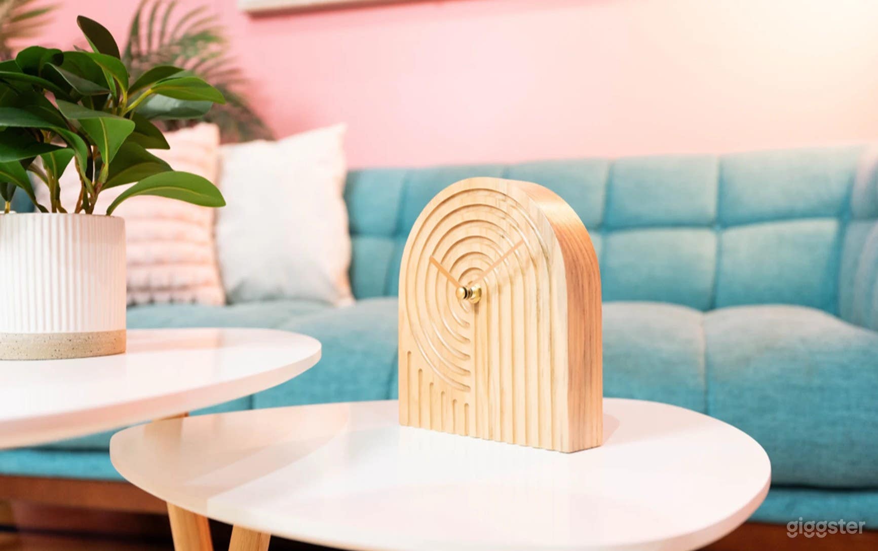 Pink Photo Room Photo 3