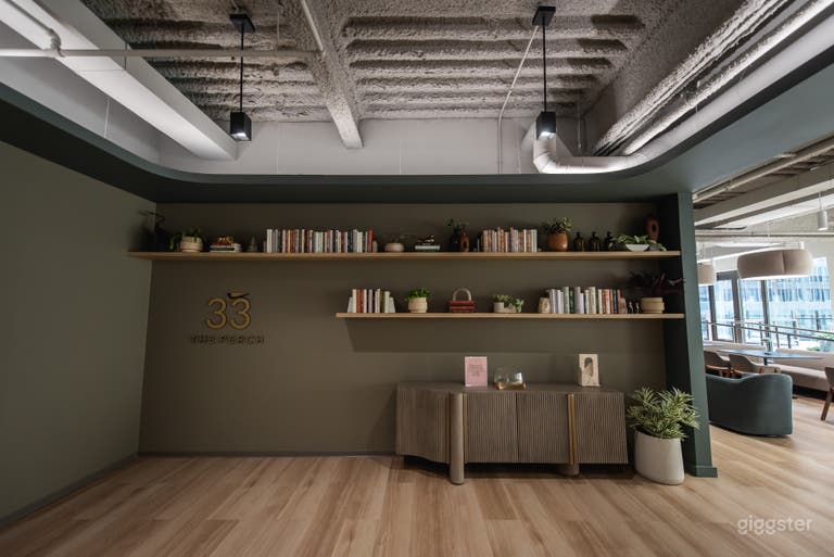  Stylish Lounge for Receptions, Mixers, & Workshops 