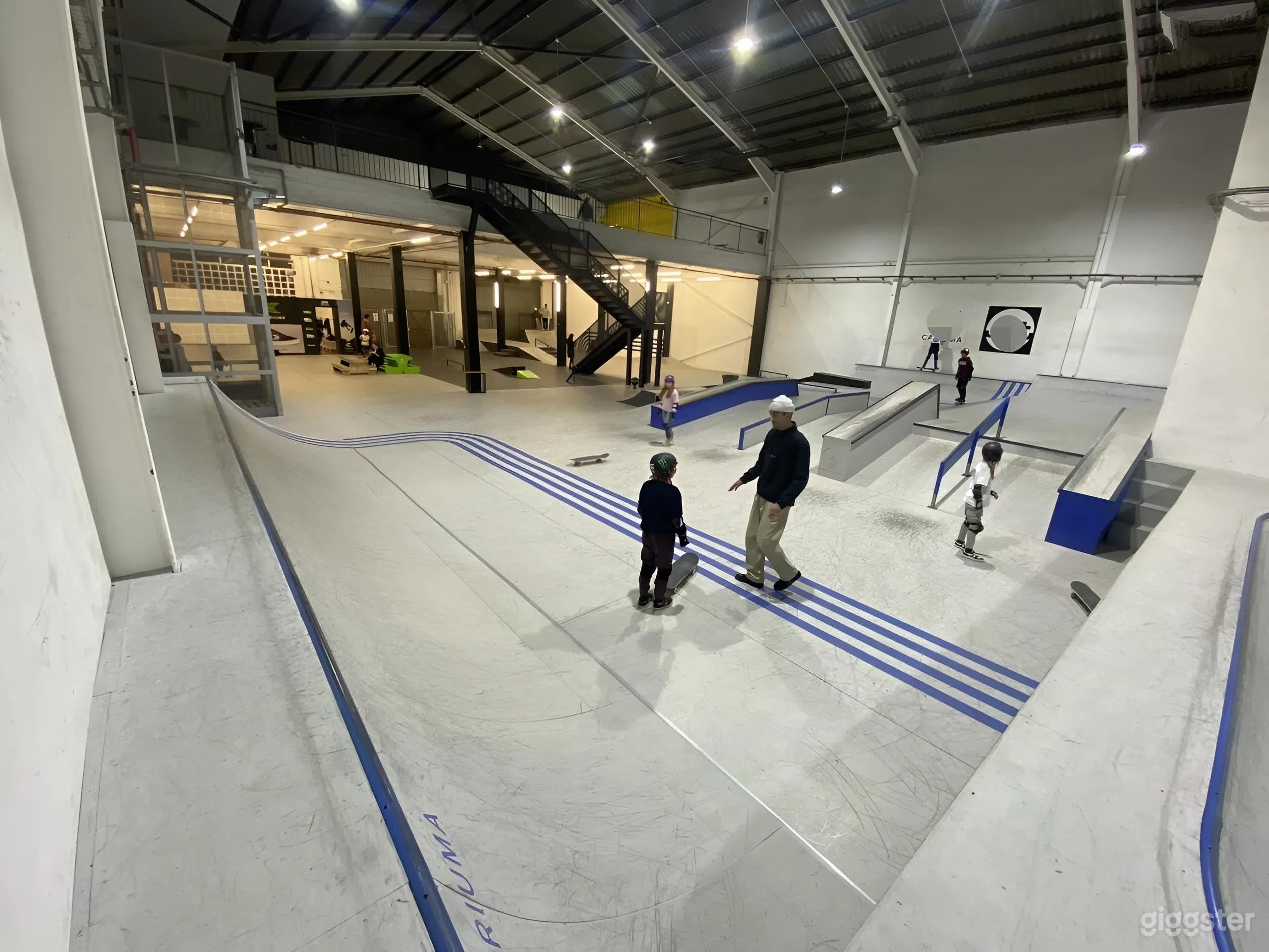 Skatepark Urbano Cubierto – Espacio Industrial de 1,400 m² Foto 4