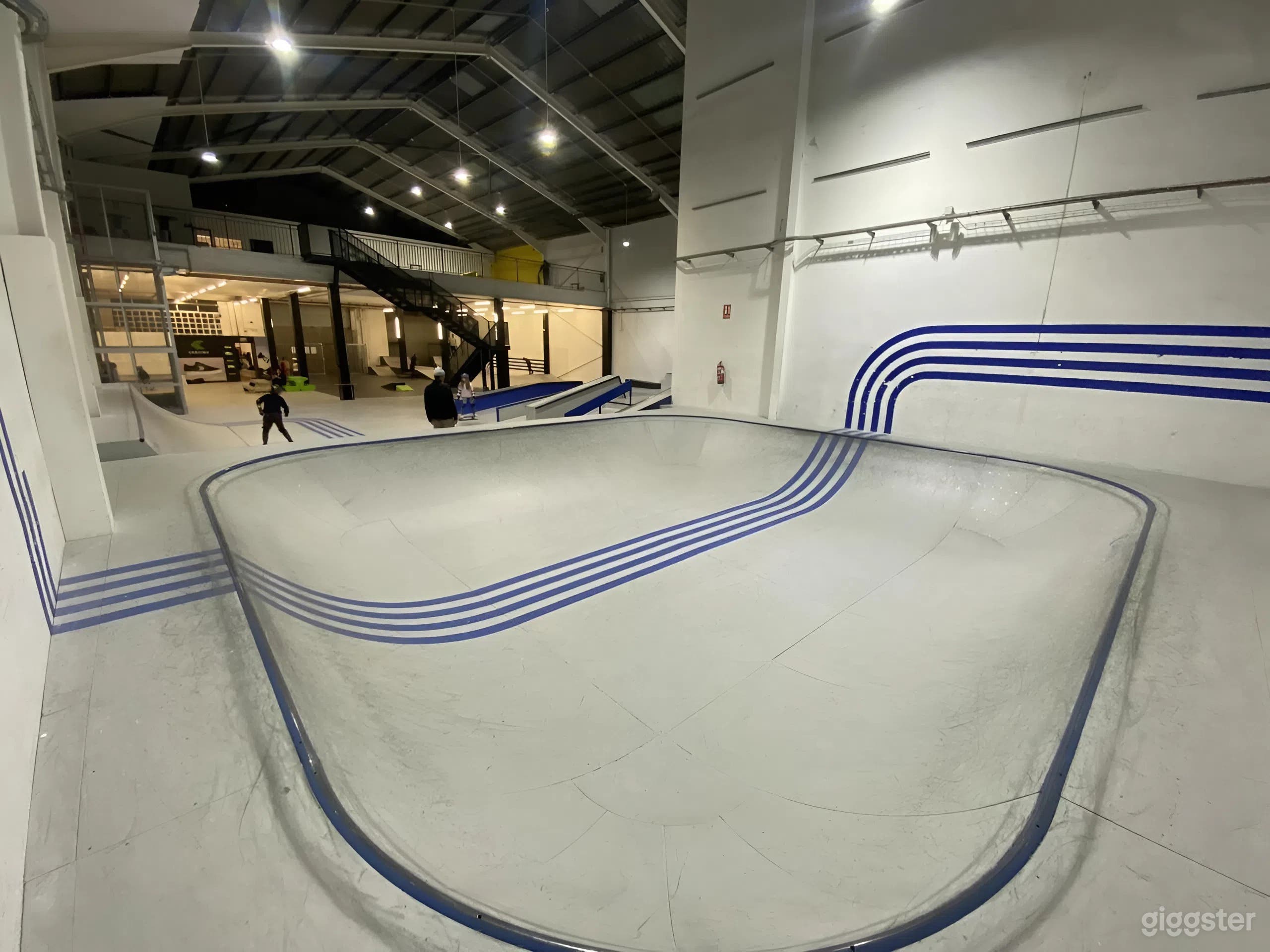 Skatepark Urbano Cubierto – Espacio Industrial de 1,400 m² Foto 3