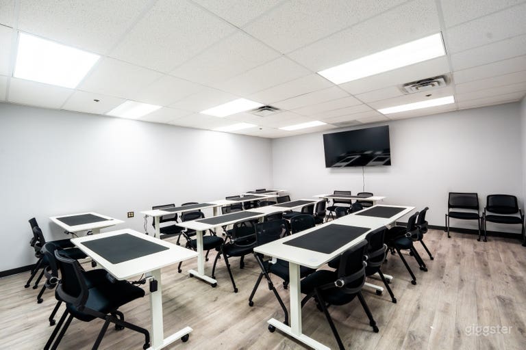  Modern Laurel 2 Classroom & Training Space 