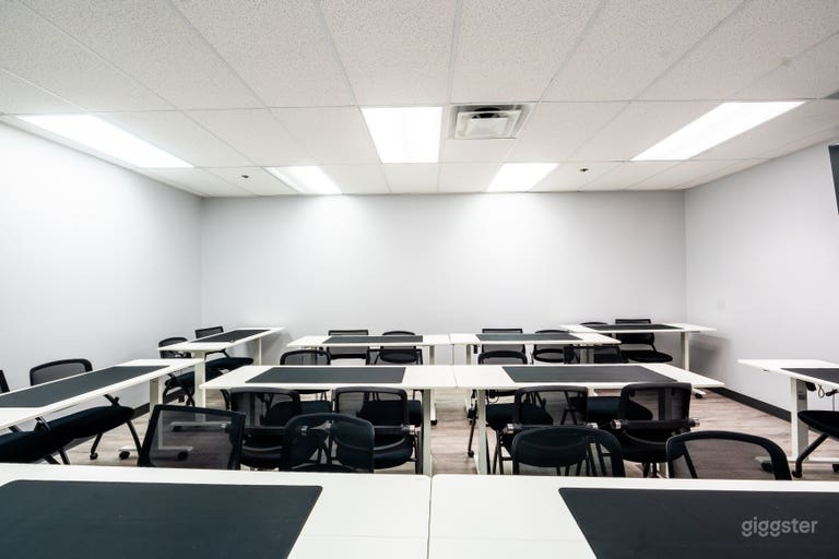  Modern Laurel 2 Classroom & Training Space 