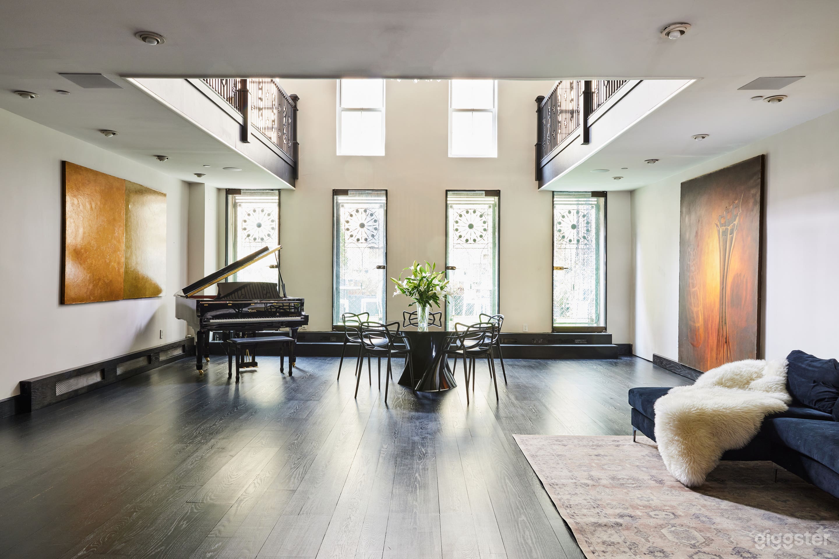 Historic Unique Wide Townhouse Photo 1