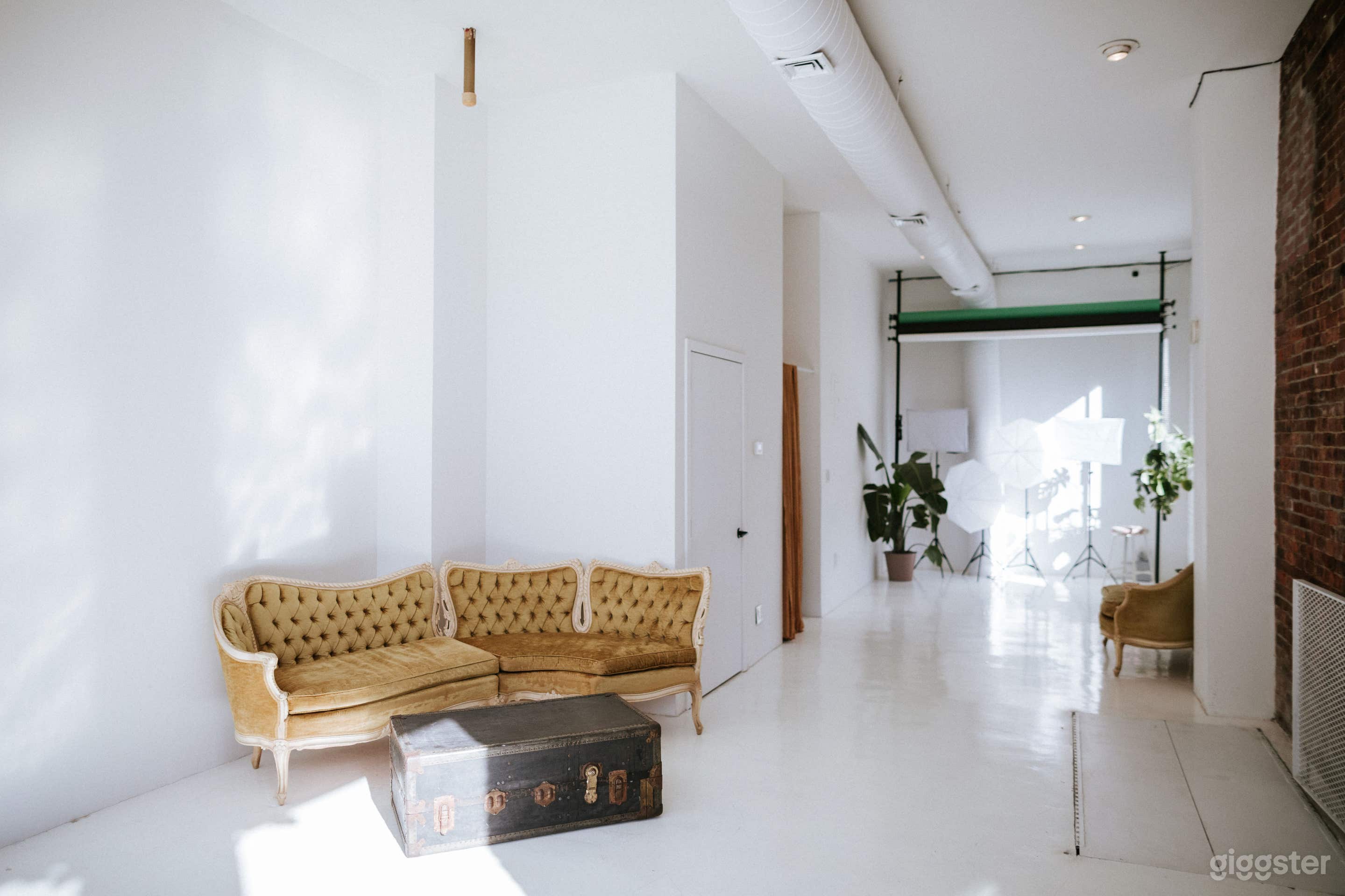 Pop Up &amp; Event Space w/ Photo Studio (Bed Stuy) Photo 1