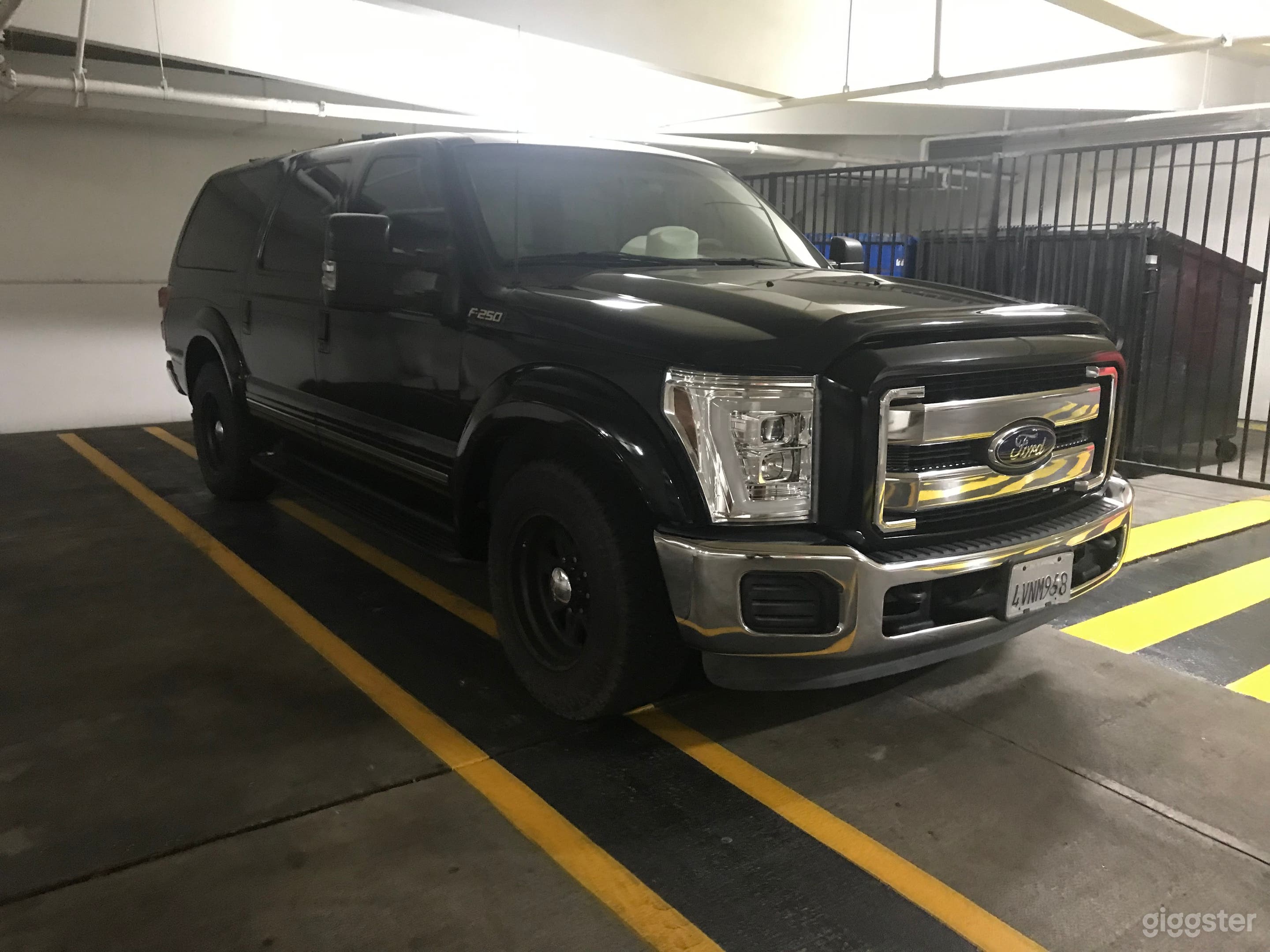 Black 2016 excursion undercover cop vehicle Photo 2