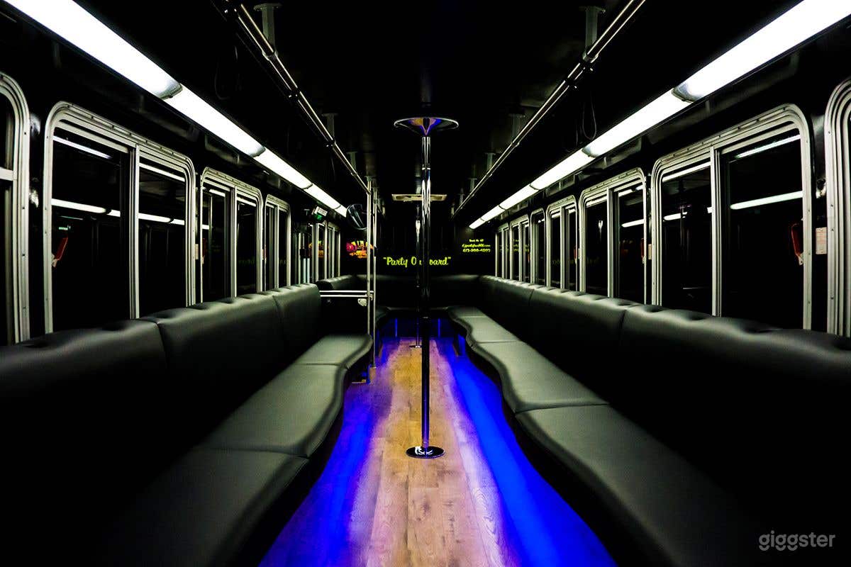 VIP Party Bus "Black Pearl" in Minneapolis Photo 3
