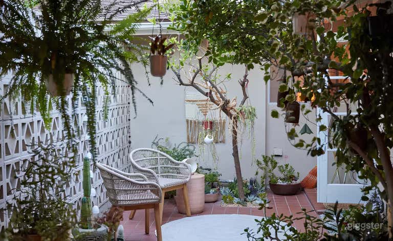  Charming Calabasas Casa 