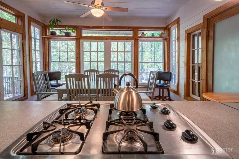  Charming Handmade House 