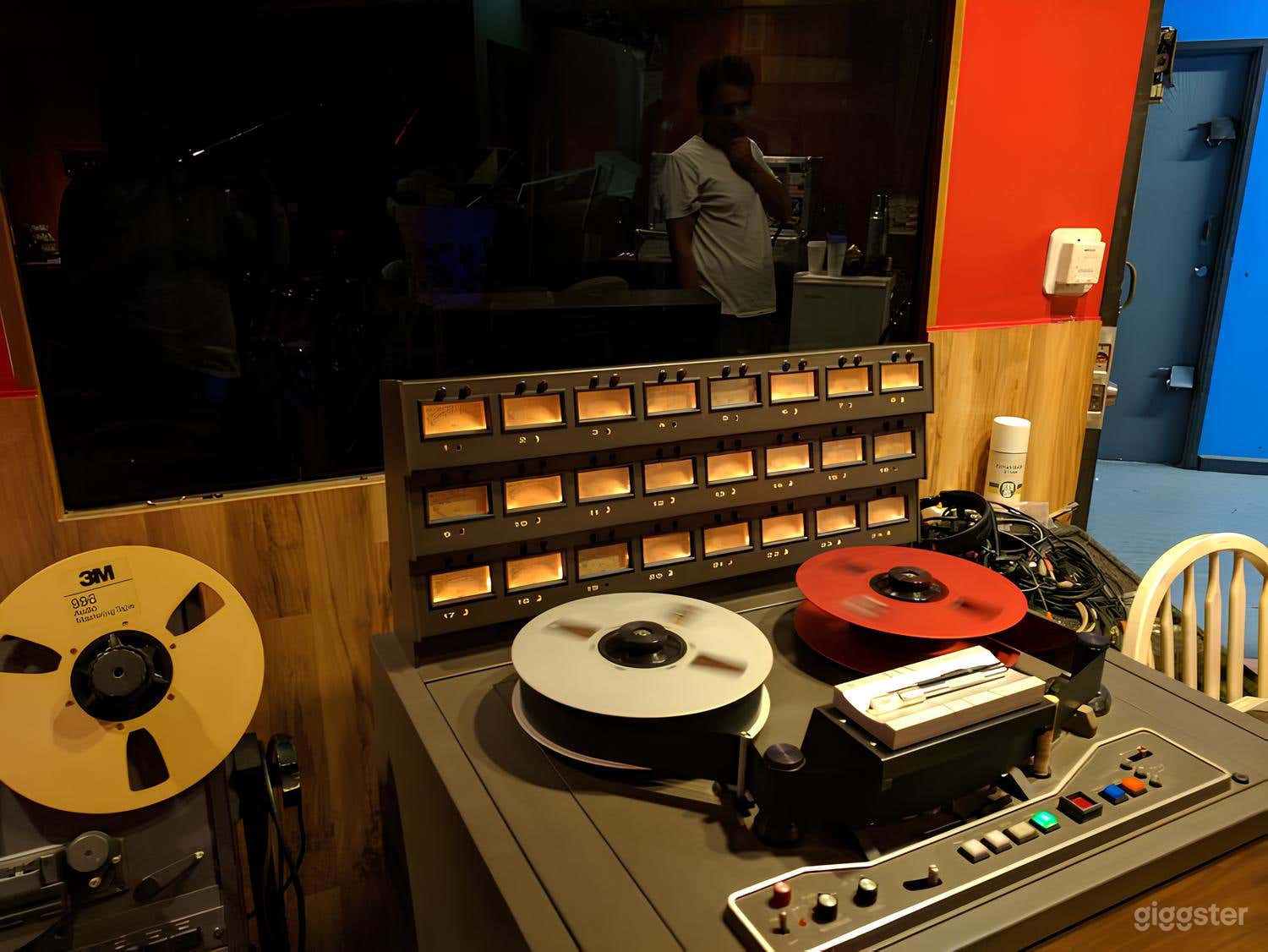 Spectacular Hi-Tech Recording Studio Photo 4