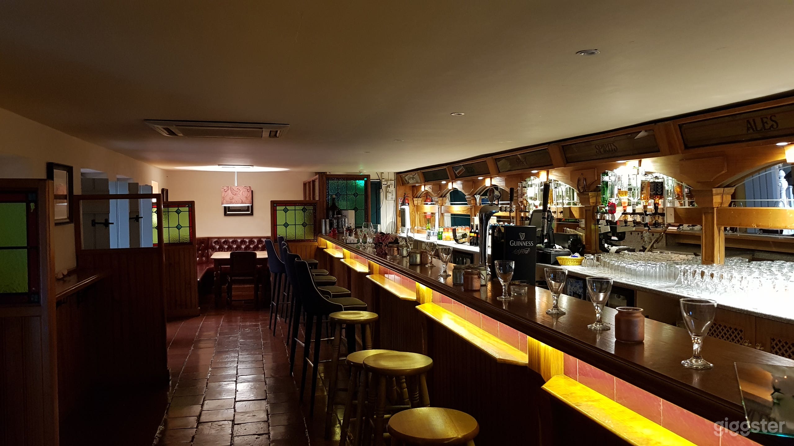  A Traditional Period Building Full of Charm Photo 3