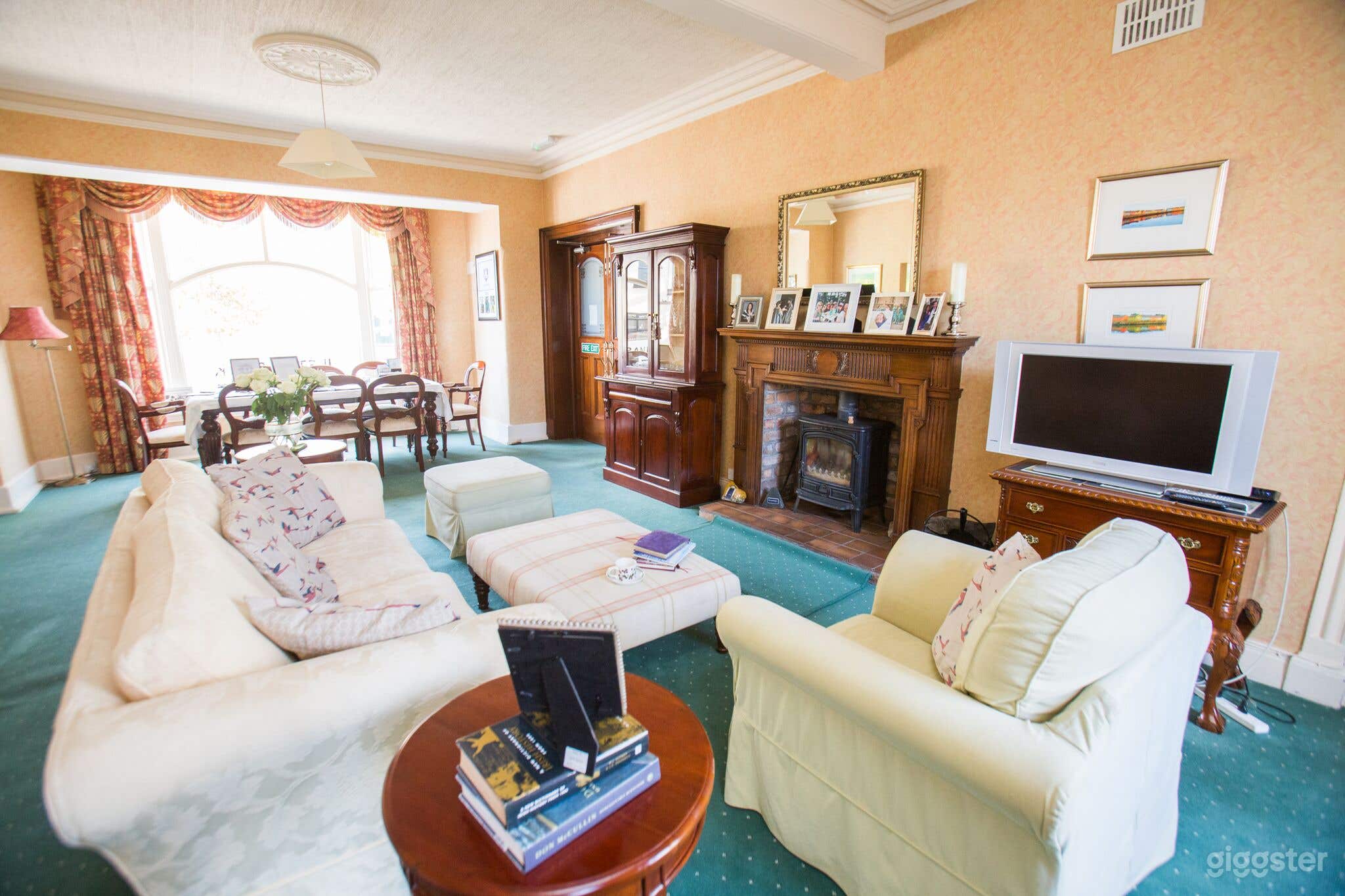  A Traditional Period Building Full of Charm Photo 2