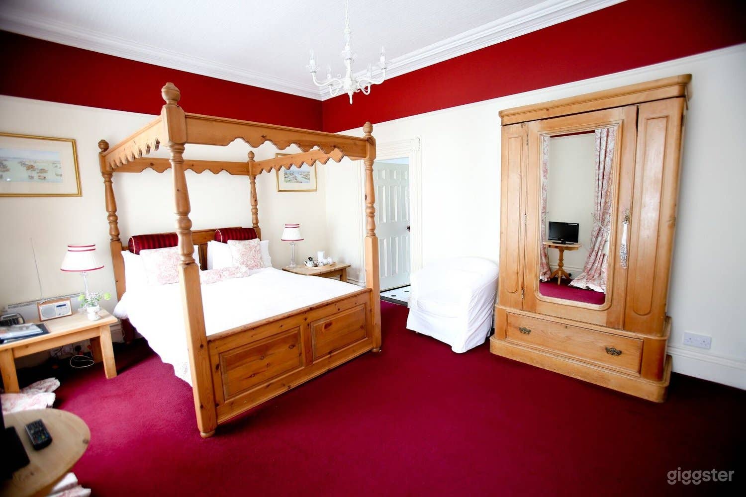  A Traditional Period Building Full of Charm Photo 4