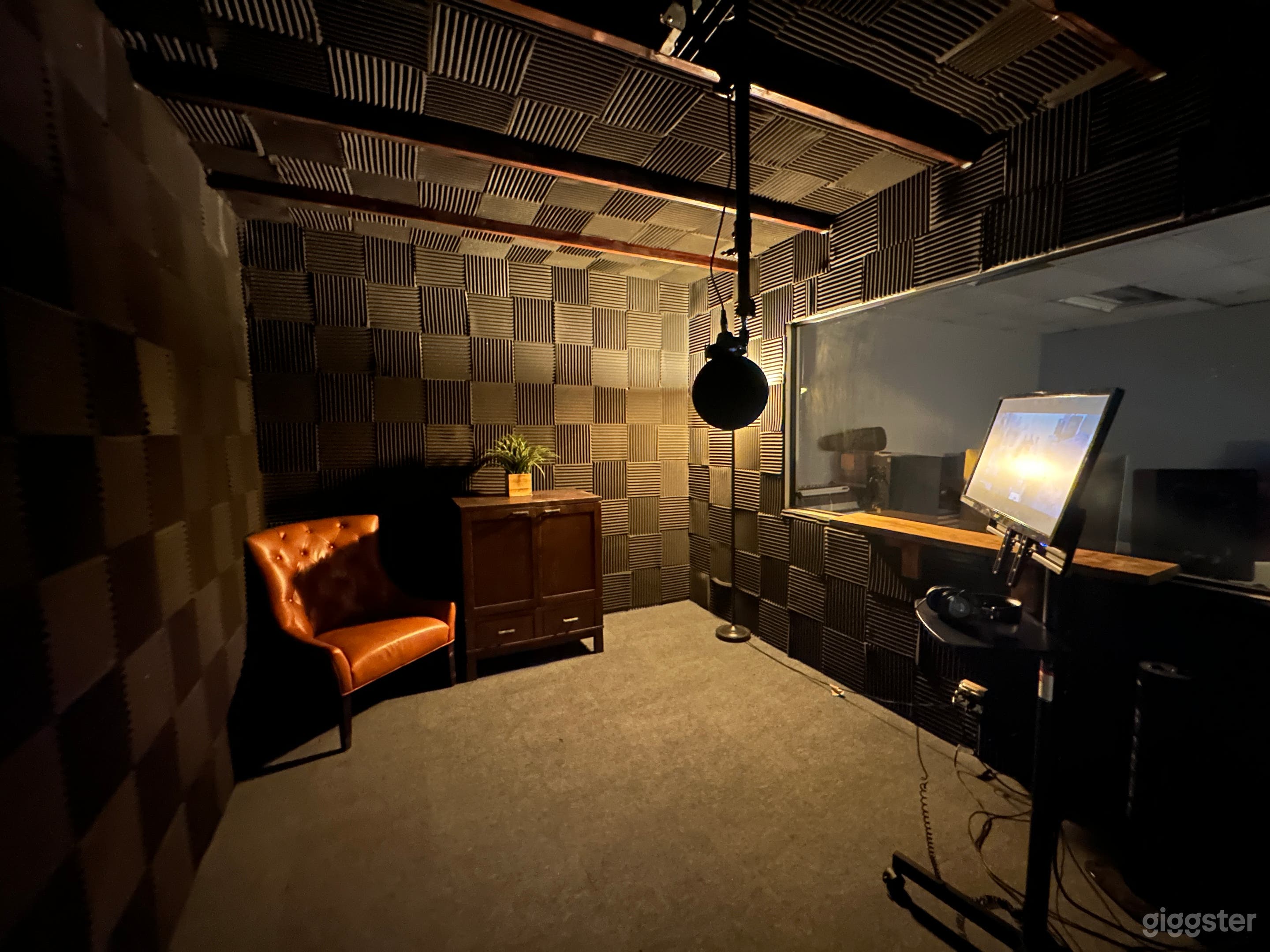 Vocal Booth Space Downtown LA  Photo 1