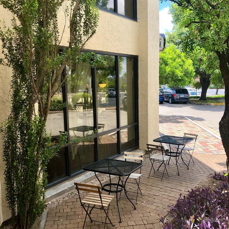  Small Conference Room for 8 People 