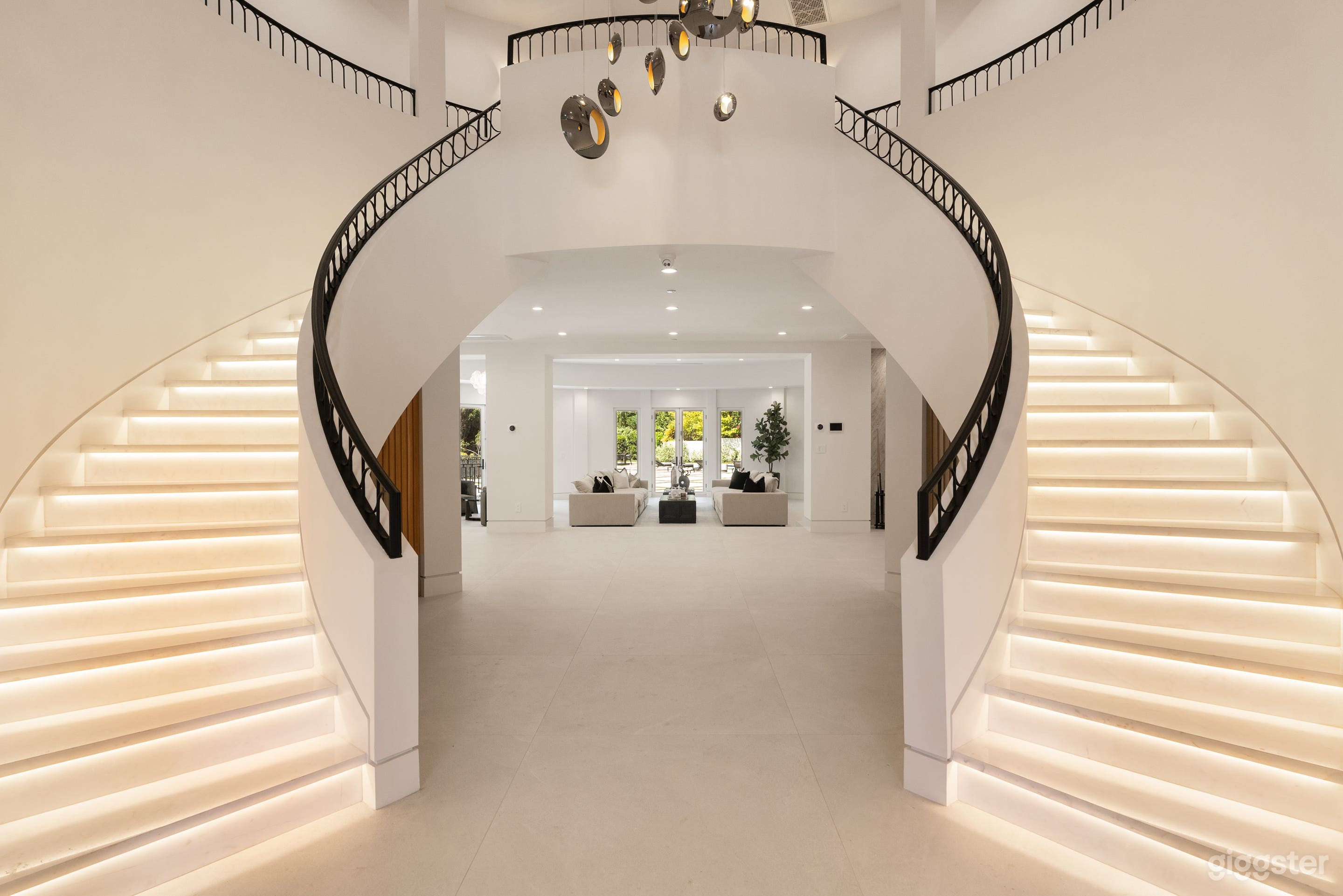 Noble Crest - Bel Air Villa Photo 2