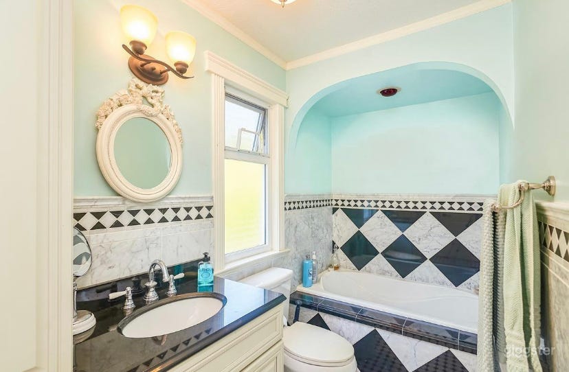 Luxury Victorian Estate and Gardens Photo 2