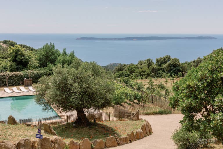  Retraite Nature sur la Côte d'Azur avec Vue sur les Îles 