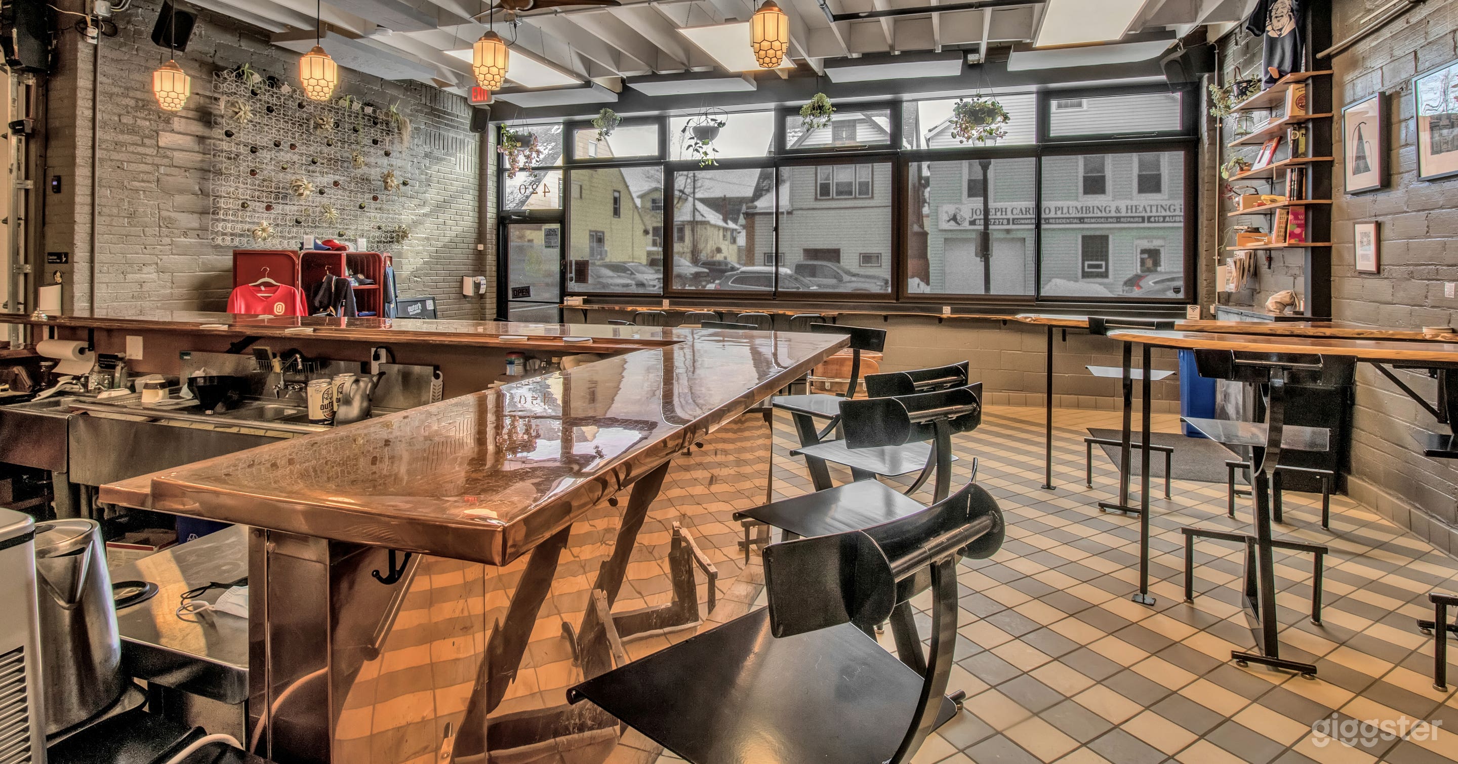 Neighborhood Brewery with Large Private Courtyard Photo 3