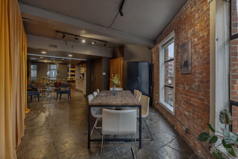  Small Room in a Heart of Gastown 