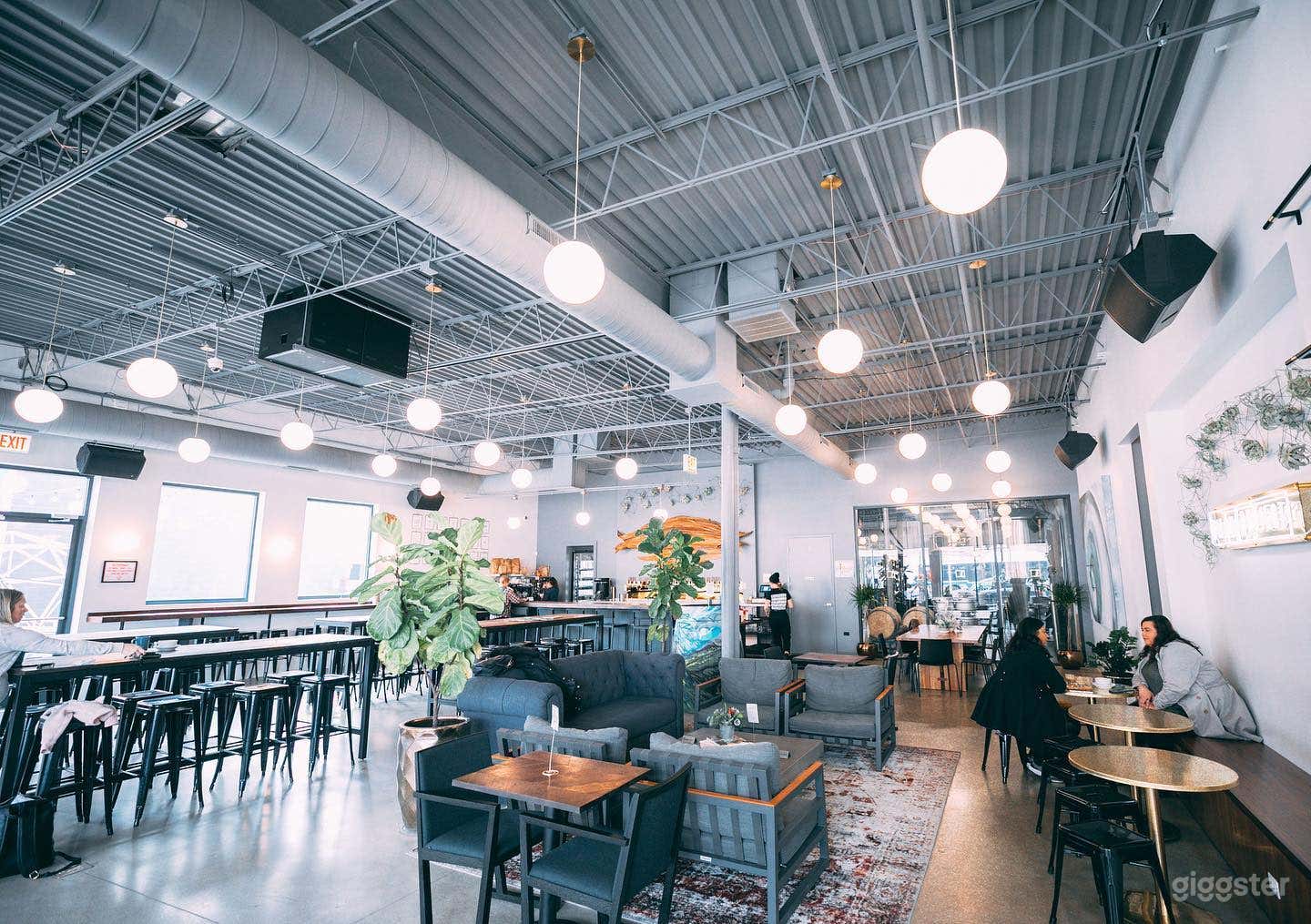 Indoor Lounge Seating Area Photo 2