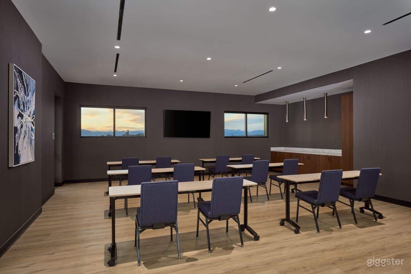 End Zone Premier Meeting Room Photo 2