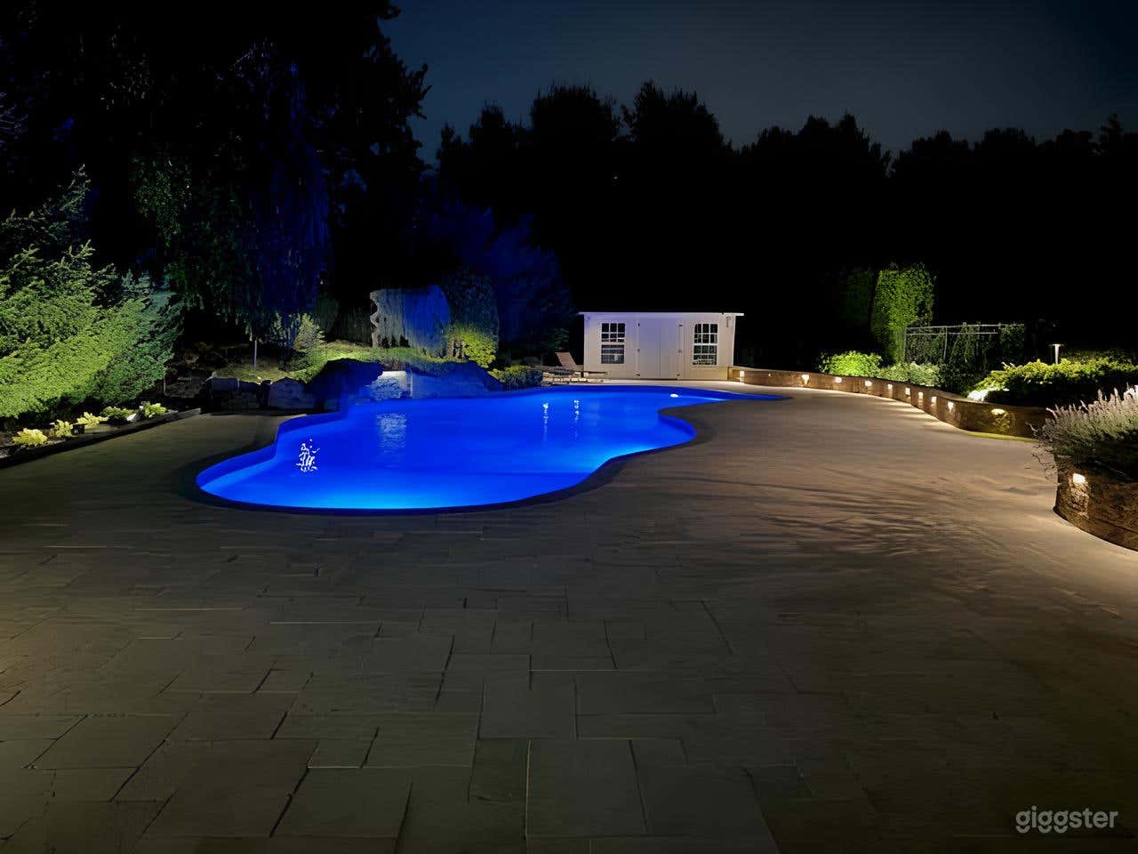 A Picturesque Pool Oasis Getaway Photo 2