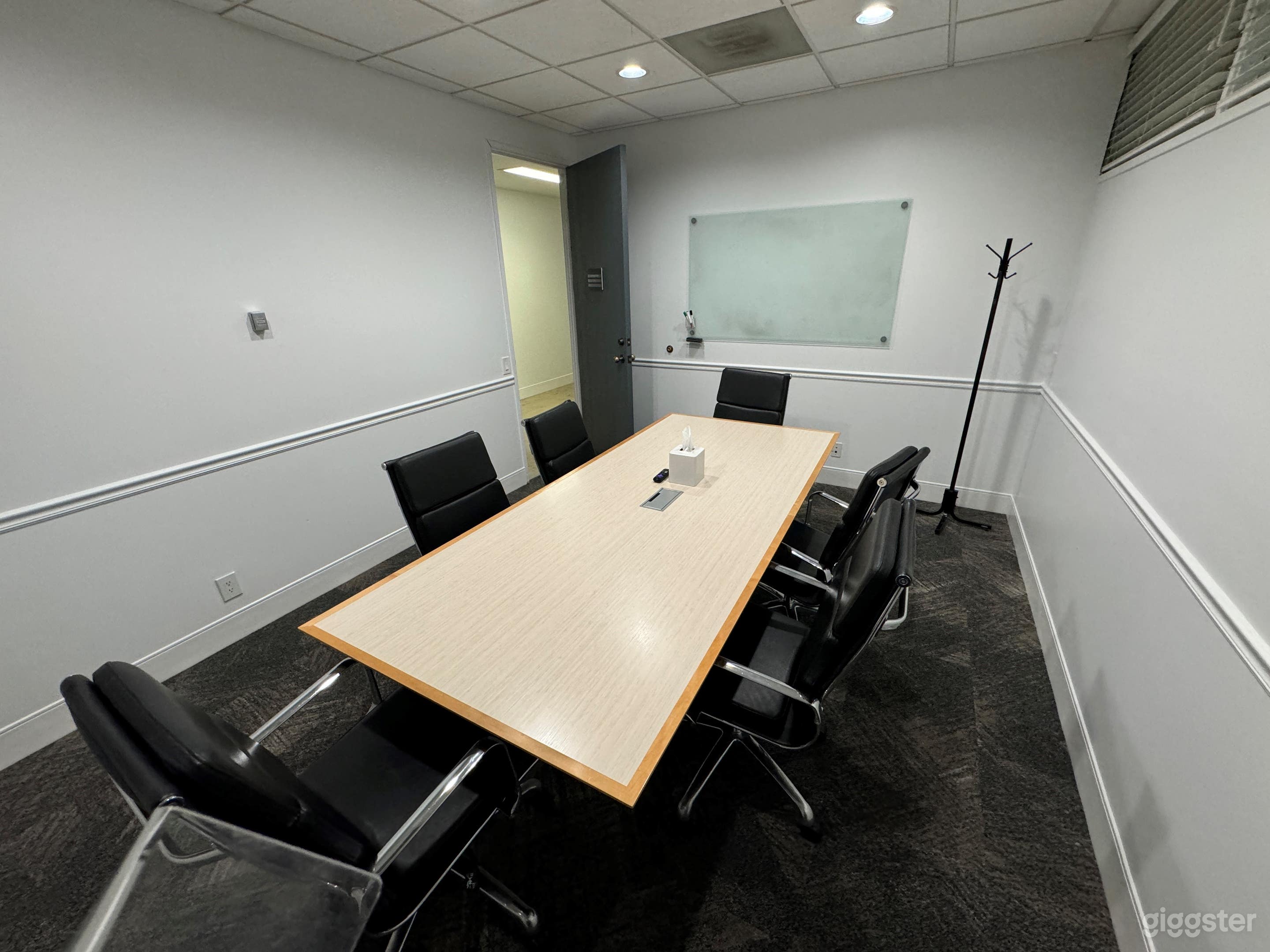 6 person meeting room with natural light