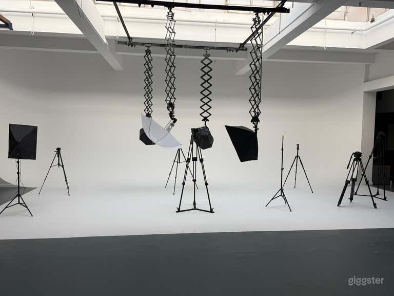  Photography & Creative Space 