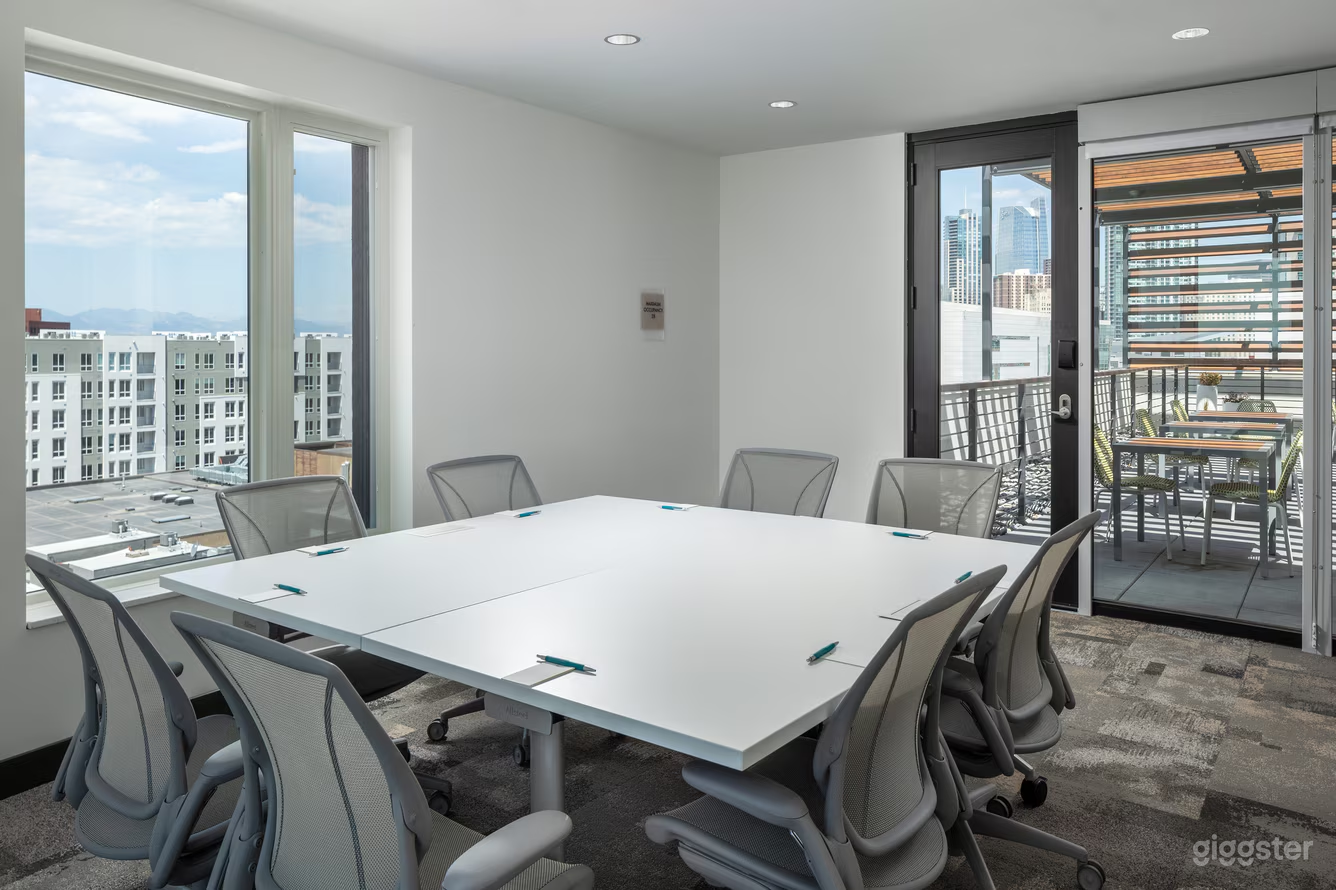 7th Floor Meeting Room Downtown Photo 2