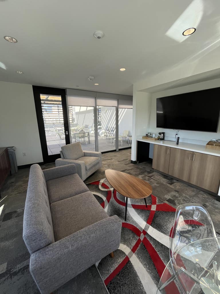  7th Floor Meeting Room Downtown 