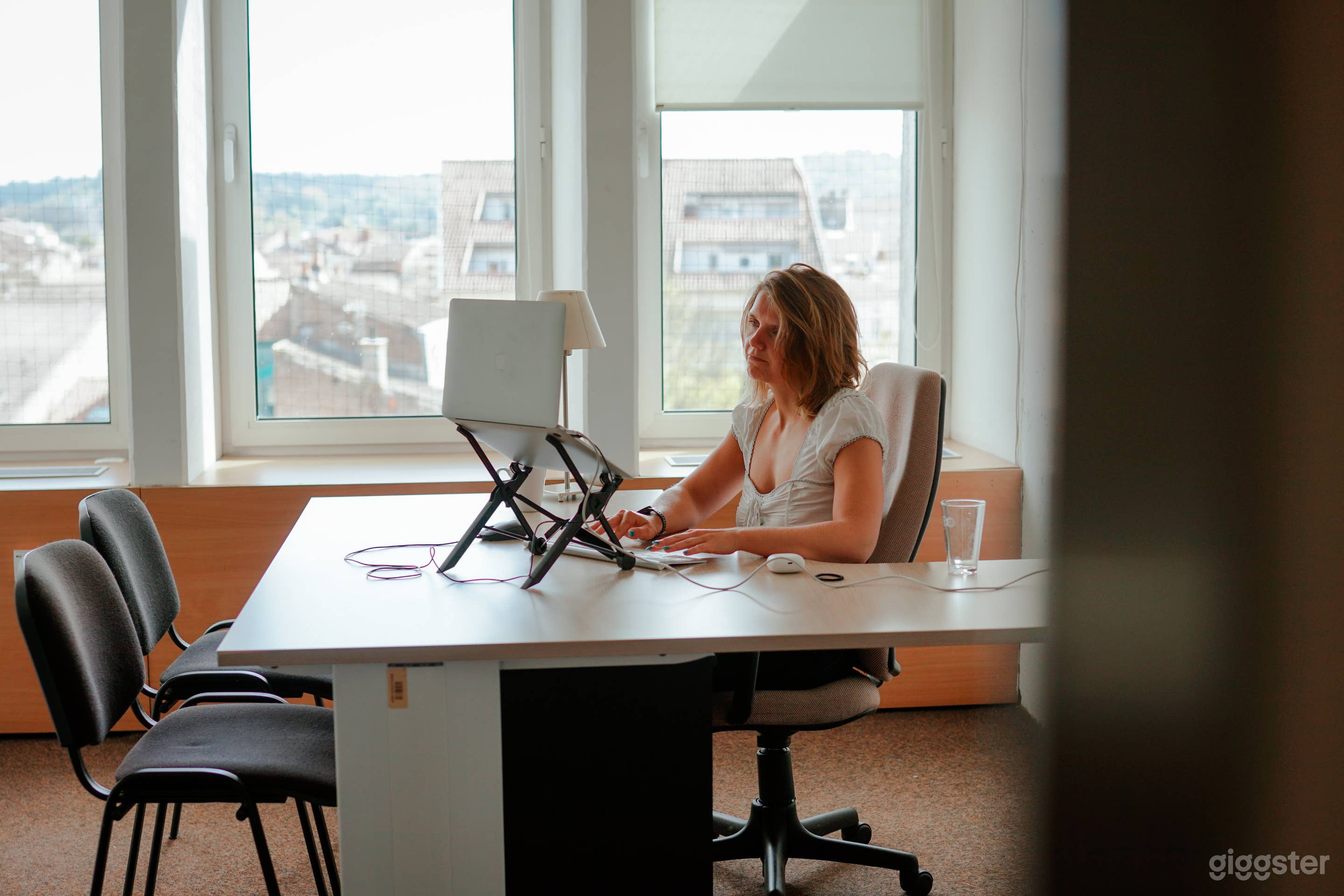 Photo de Espace professionnel lumineux avec une vue exceptionnelle sur la ville. 4