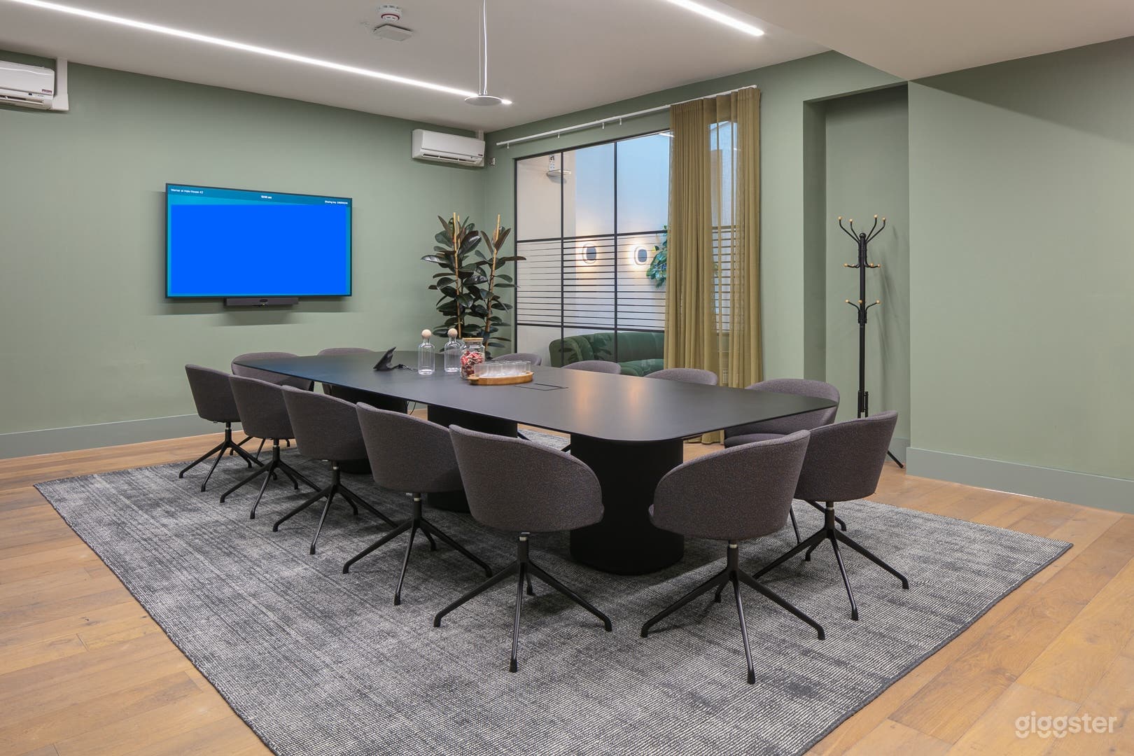 76 Warner Meeting Room Photo 2