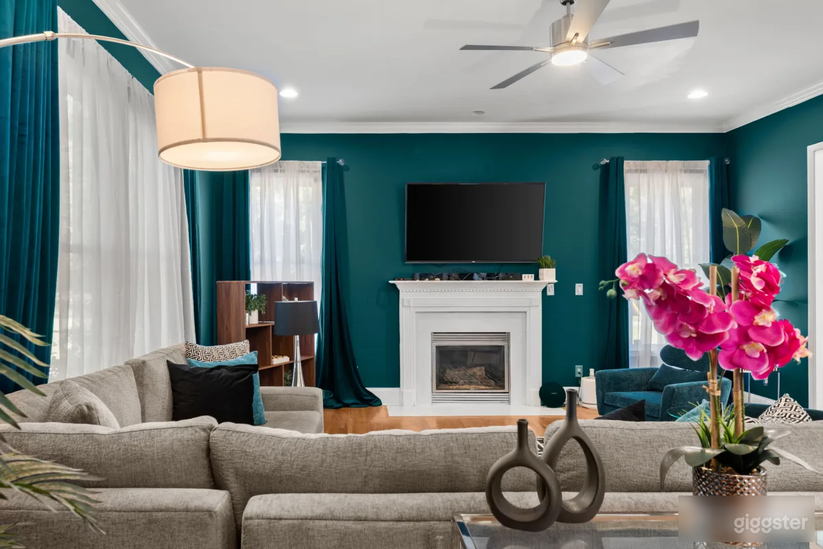 Luxury Retreat with Parlor, Stylish Bar, and Expansive Open Kitchen" Photo 2