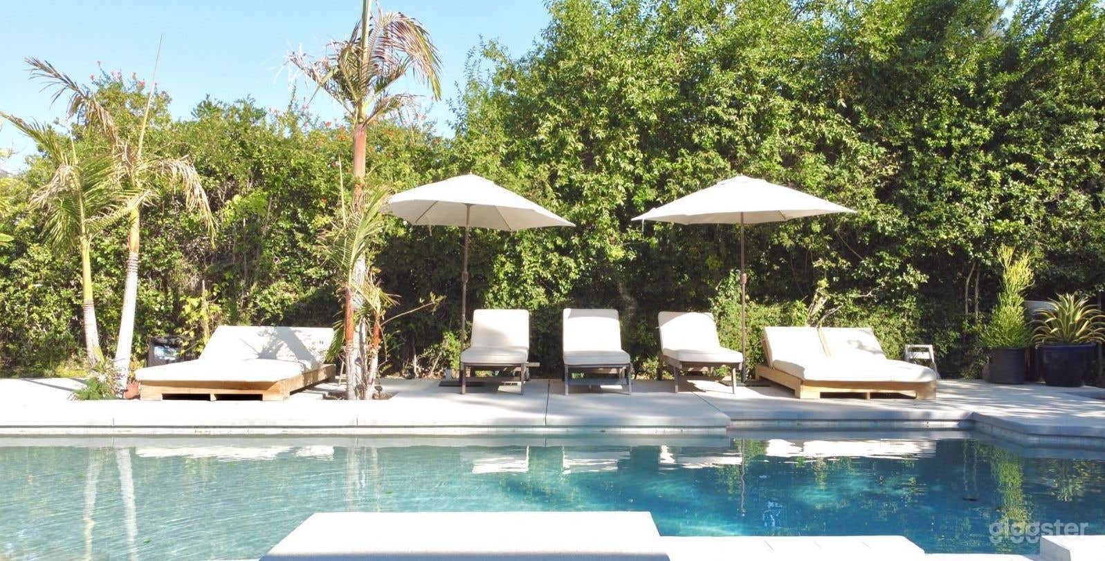 Private Resort-Style: Exclusive Swimming Pool Retreat Photo 4