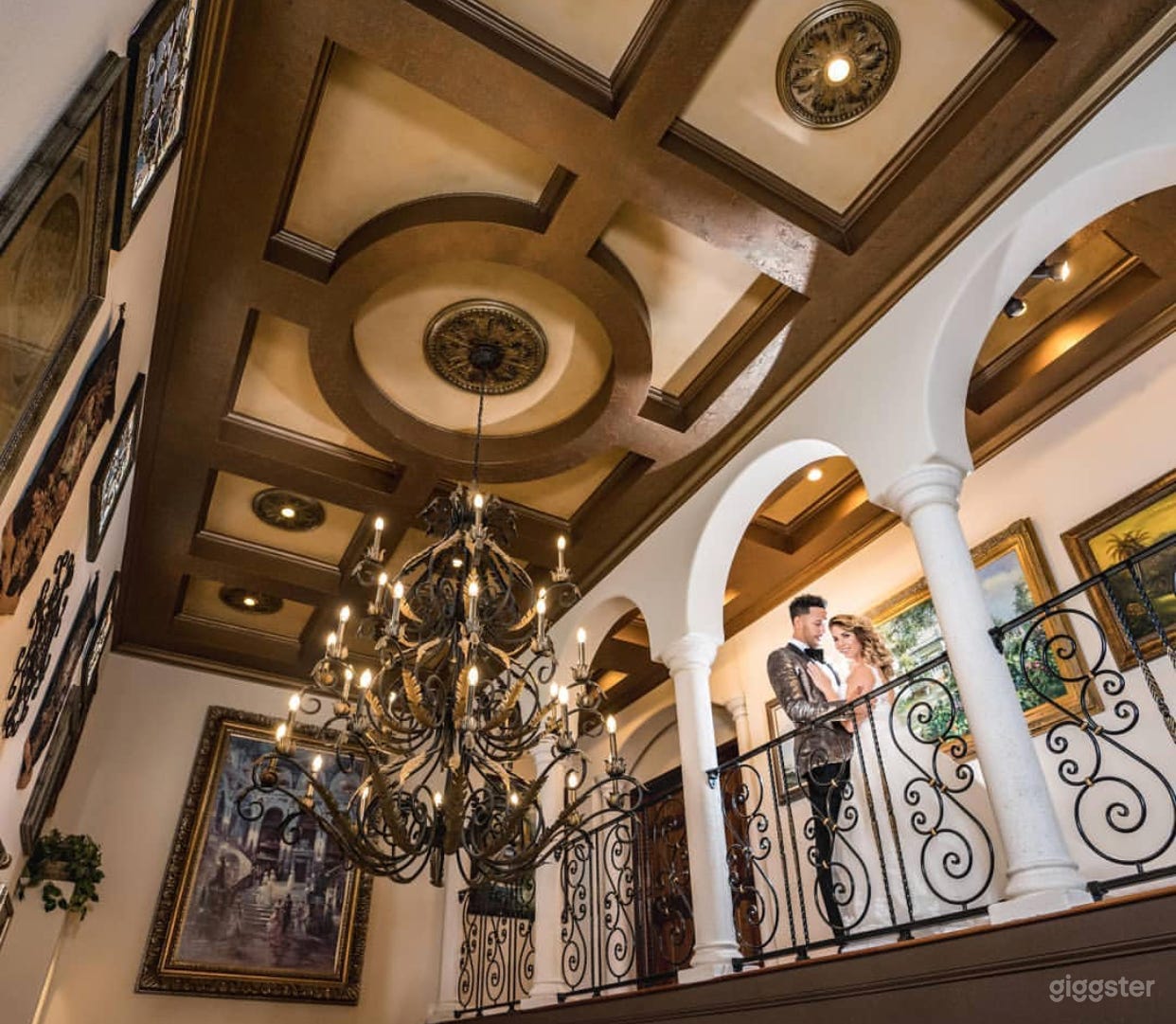 Gorgeous Manson,gardens,pool,fountains,waterfalls Photo 4