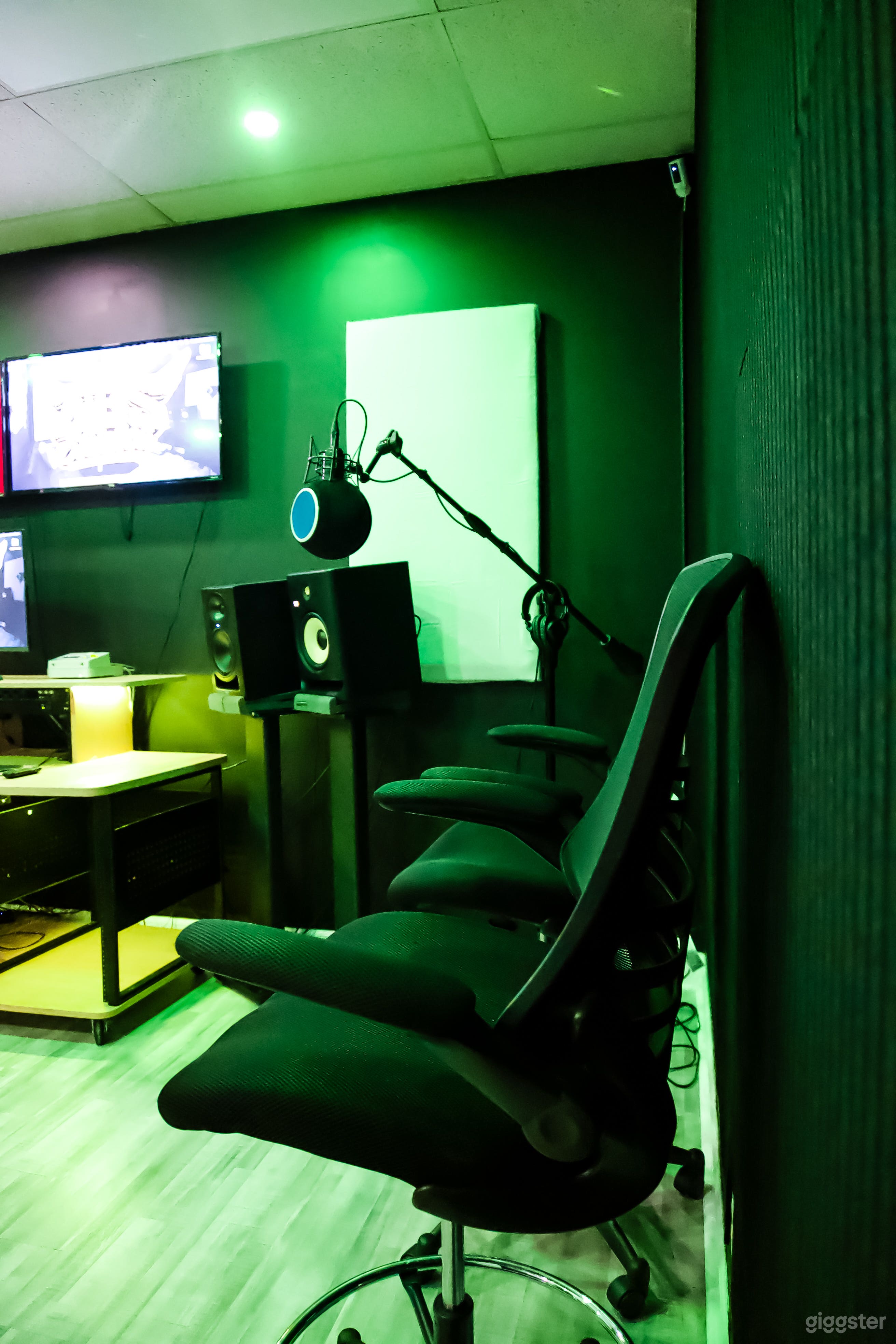 Music Recording Studio Photo 3