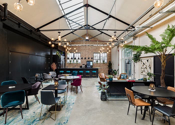  A Cosy Creative Hub in Hackney Photo 2