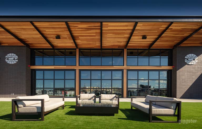  Luxury Club Lounge with Trackside View 