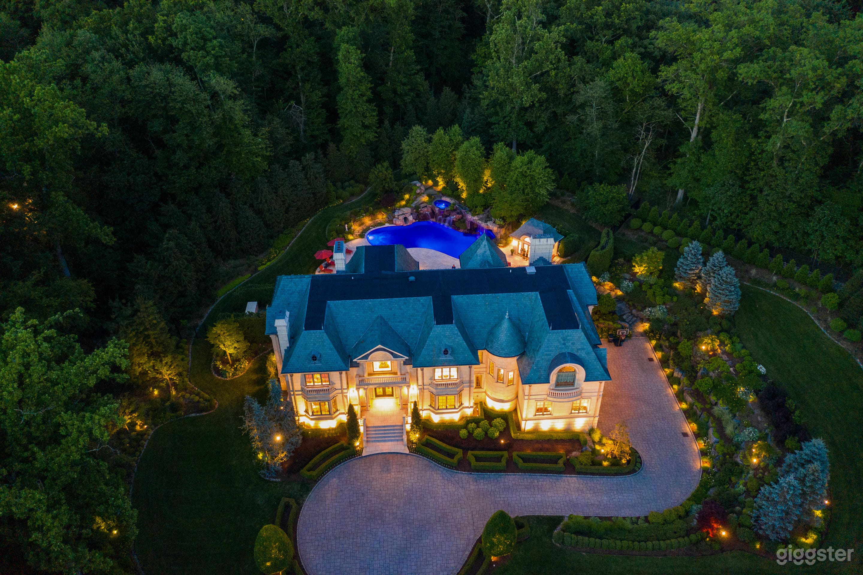 French Masterpiece Photo 1