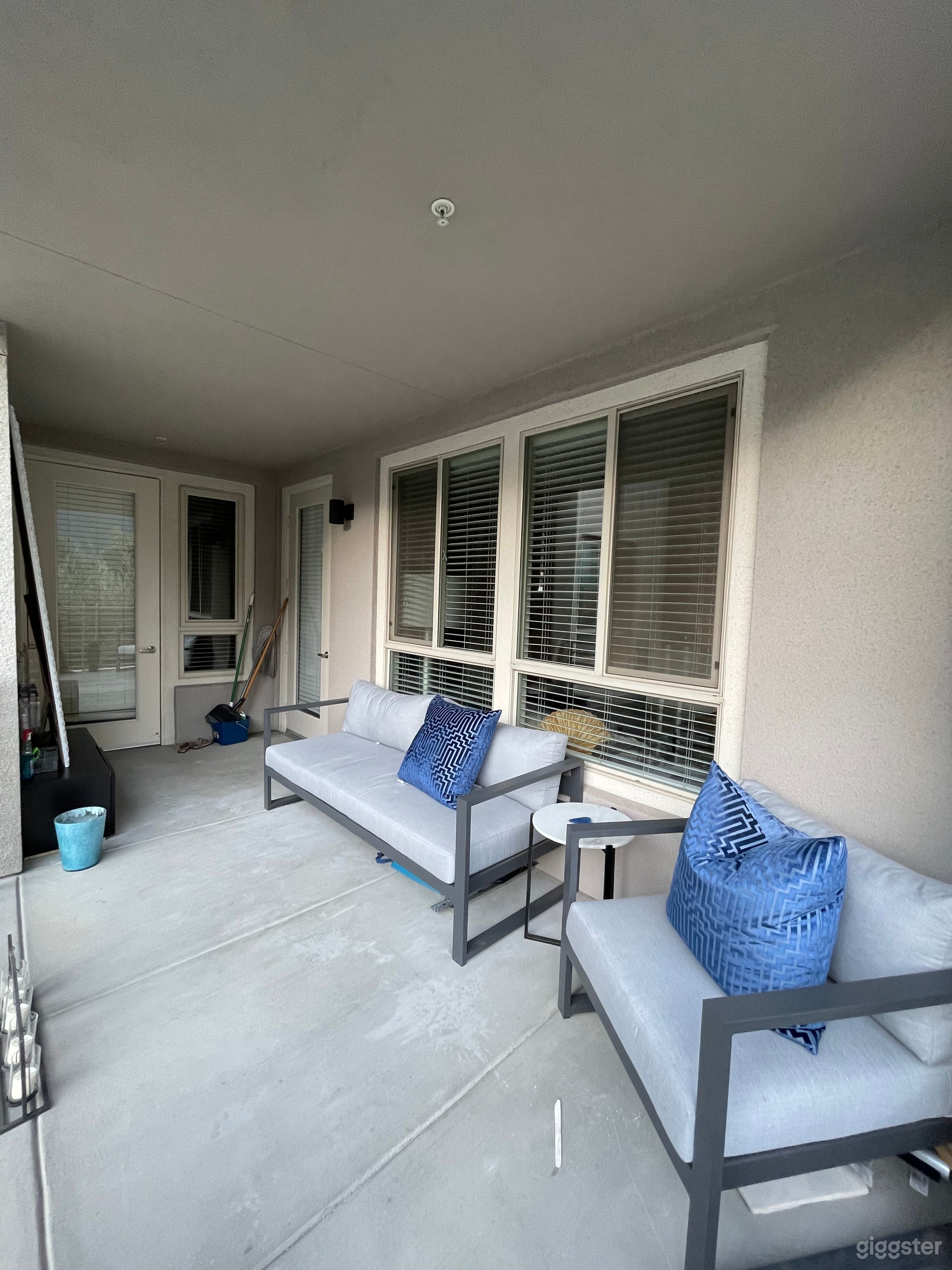 Woodland Hills Quaint &amp; Chic 2 Bdrm Apt Photo 3