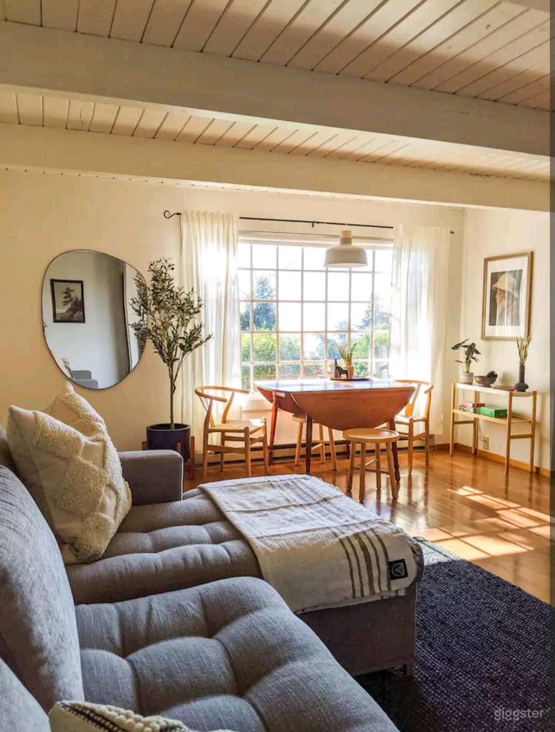 Little Stuga- Cozy, Private, Walk to Water w/Views Photo 1